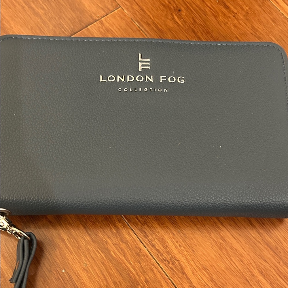 NEW London Fog Charcoal Leather Wallet
